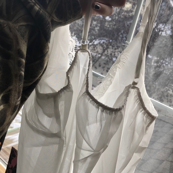 WHITE LACE SEE - THRU TANK TOP - Picture 3 of 3